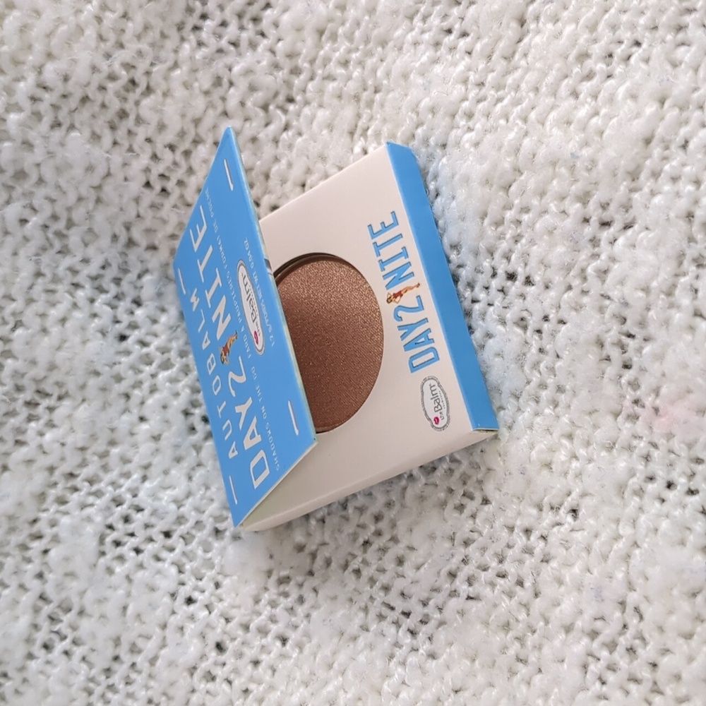 theBalm Cosmetics AUTOBALM DAY 2 NITE Single Eyeshadow in Wall St, 1.2g/…